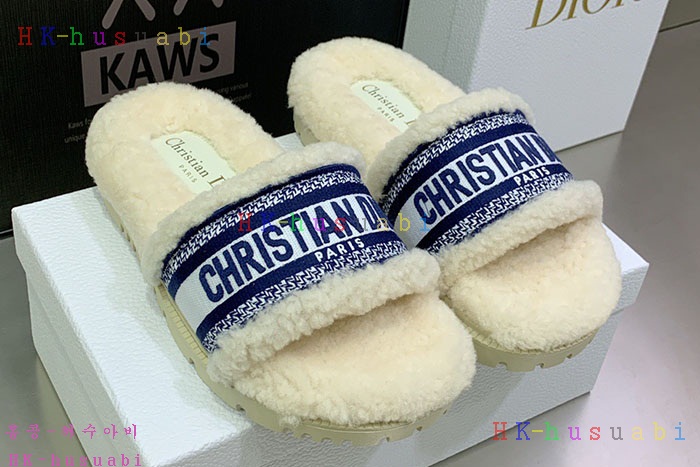 NEW 디올 신발 신상 DR 824561