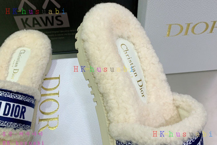 NEW 디올 신발 신상 DR 824561