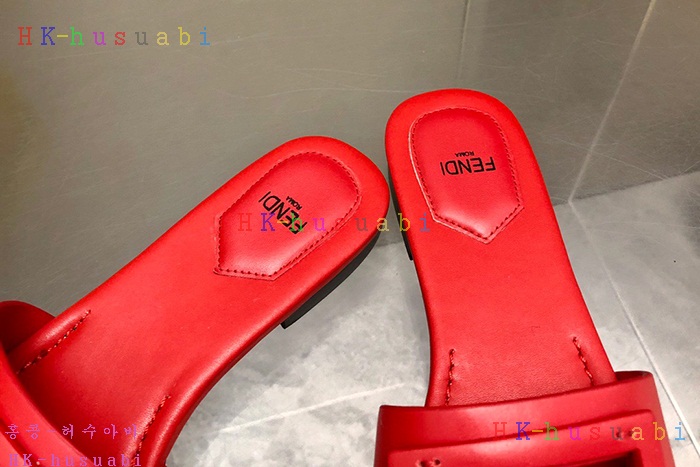 NEW 펜디 샌들 신상 FD 552400