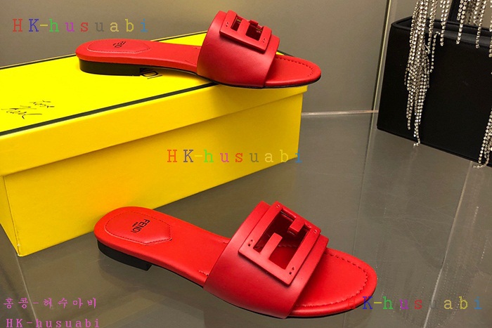 NEW 펜디 샌들 신상 FD 552400