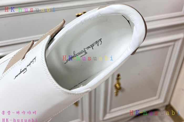NEW 페라가모 스니커즈 신상 F 965336