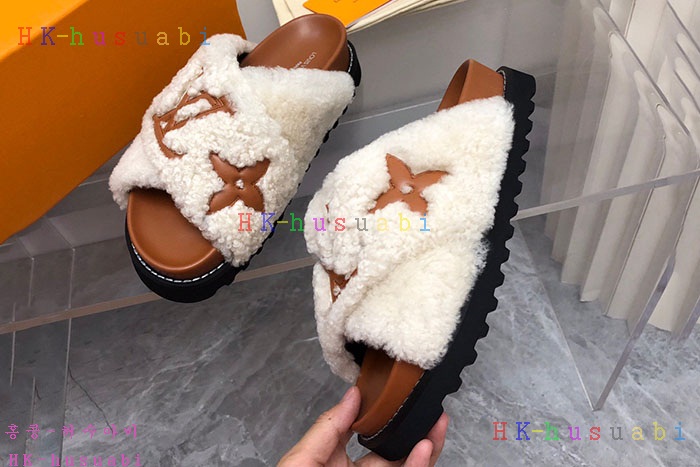 NEW 루이비통 신발 신상 LV 957825