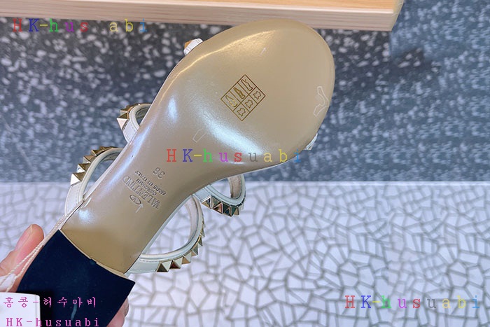 NEW 발렌티노 샌들 신상 V 9340041