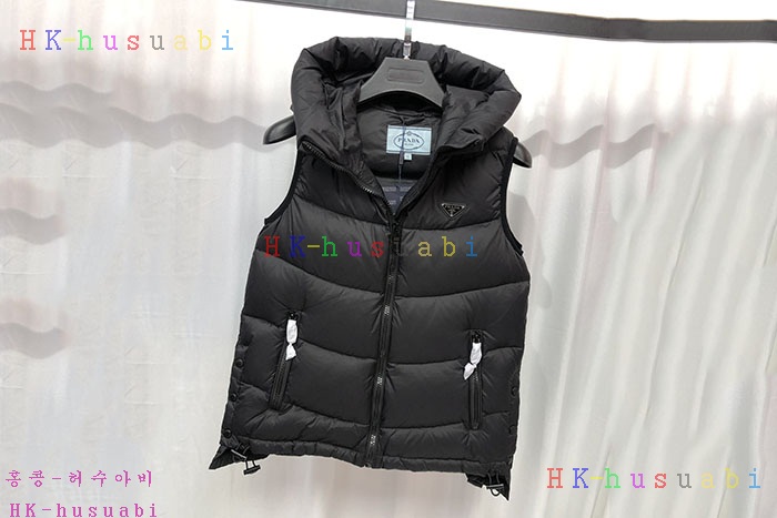 NEW 프라다 패딩조끼 신상 P 965344