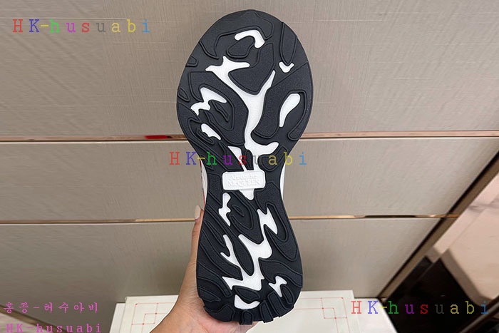 NEW 알렉산더맥퀸 스니커즈 신상 MQ 965332