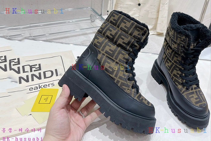 NEW 펜디 부츠 신상 FD 333574
