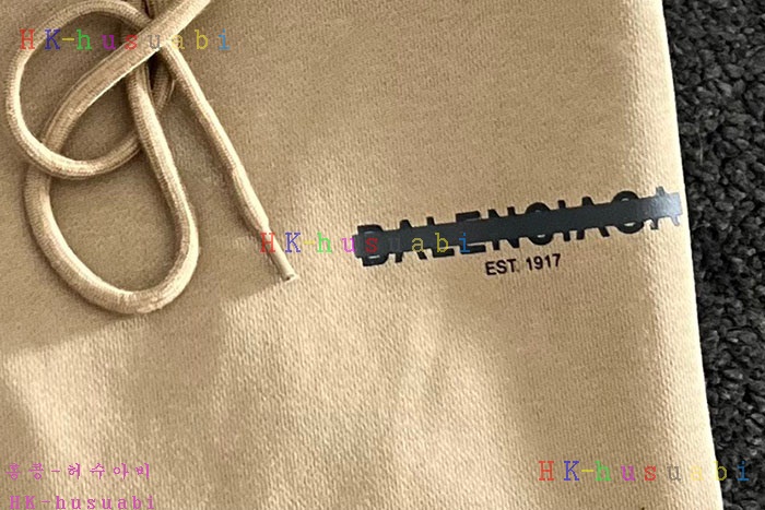 NEW 발렌시아가 후드티 신상 B 682259