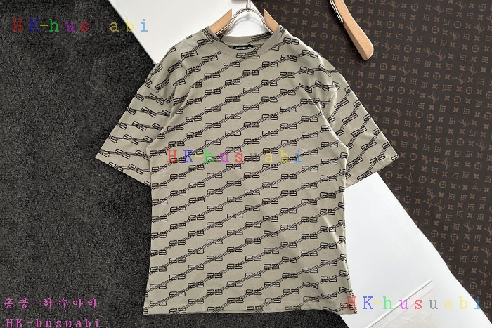 NEW 발렌시아가 반팔티 신상 B 682222