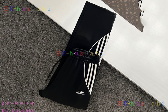 NEW 발렌시아가 바지 신상 B 682250