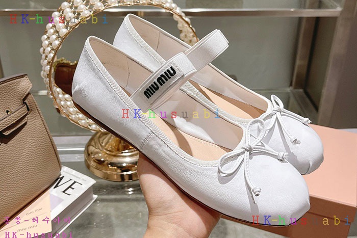 NEW 미우미우 신발 신상 MU 6692502