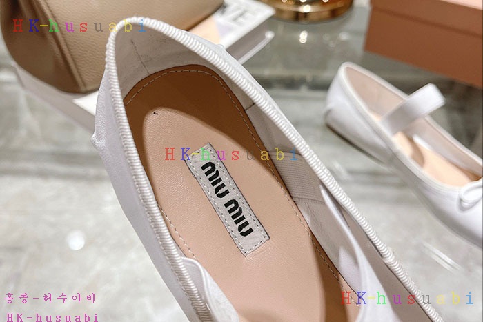 NEW 미우미우 신발 신상 MU 6692502