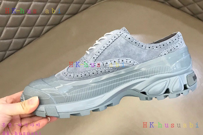 NEW 버버리 스니커즈 신상 BB  9654404