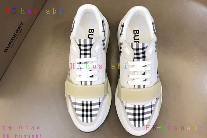 NEW 버버리 스니커즈 신상 BB  9652501