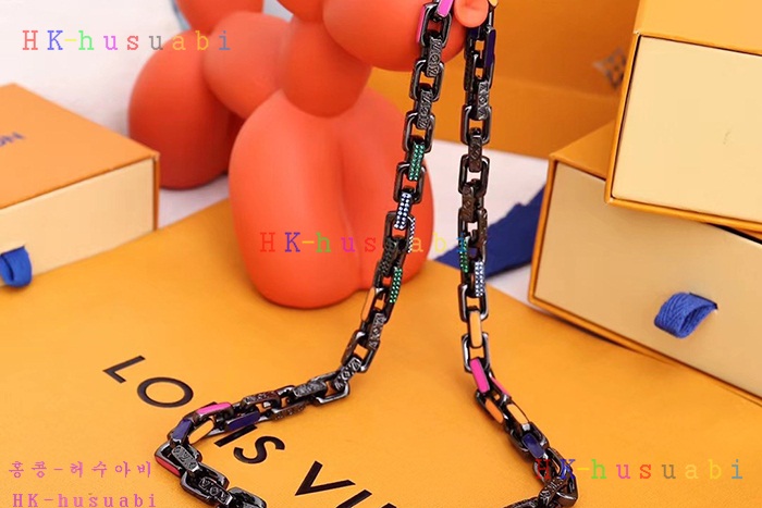 NEW 루이비통 목걸이 신상  LV 824443