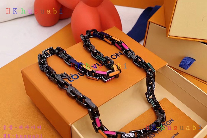 NEW 루이비통 목걸이 신상  LV 824443