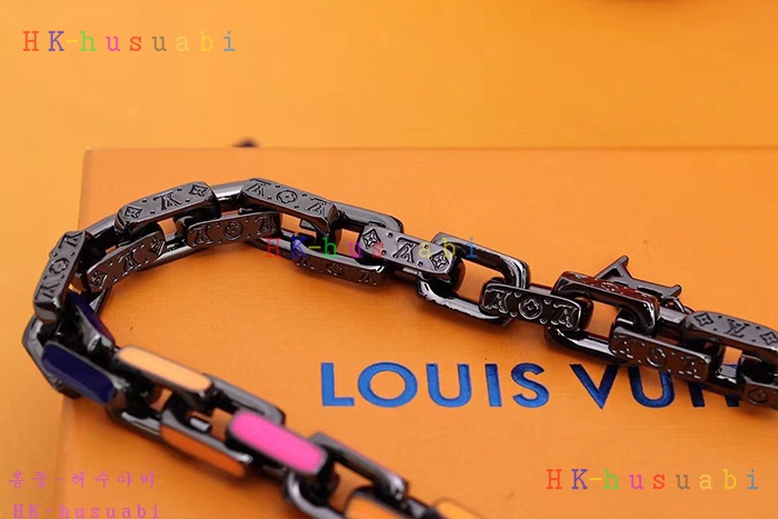 NEW 루이비통 목걸이 신상  LV 824443