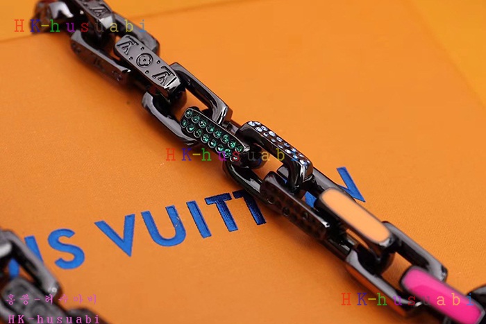 NEW 루이비통 목걸이 신상  LV 824443