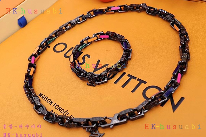 NEW 루이비통 목걸이 신상  LV 824443