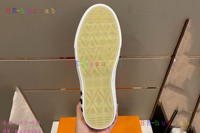 NEW 루이비통 스니커즈 신상 LV 855882