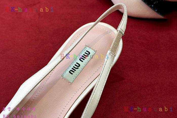NEW 미우미우 신발 신상 MU 8999244