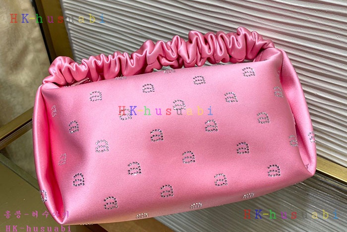 ★미러급★알렉산더왕 새틴 핫픽스 스크런치 미니 백 W 885722-2