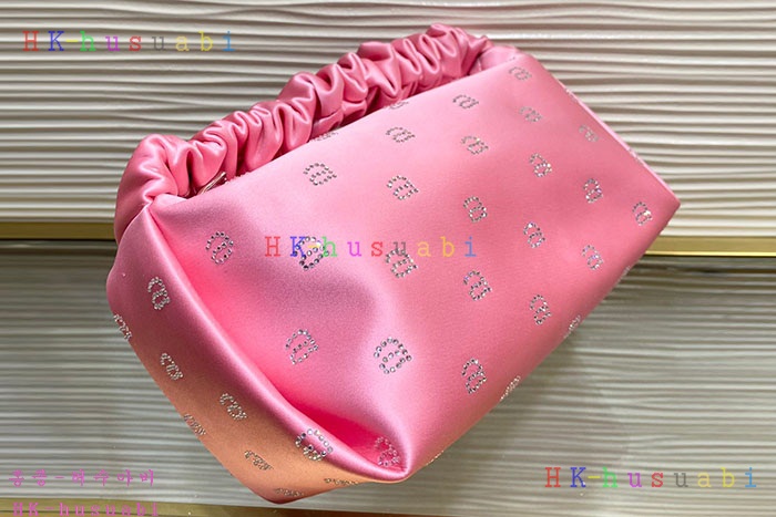 ★미러급★알렉산더왕 새틴 핫픽스 스크런치 미니 백 W 885722-2
