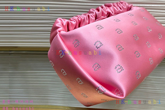 ★미러급★알렉산더왕 새틴 핫픽스 스크런치 미니 백 W 885722-2
