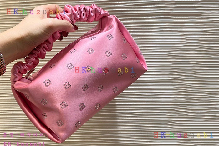 ★미러급★알렉산더왕 새틴 핫픽스 스크런치 미니 백 W 885722-2