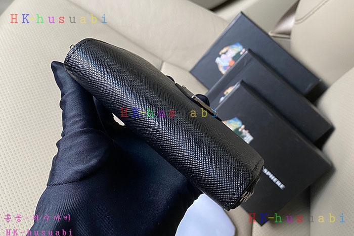 NEW 프라다 반지갑 P 2MC553-2