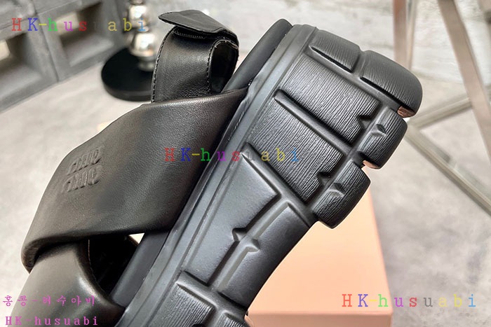 NEW 미우미우 신발 신상 MU 748803