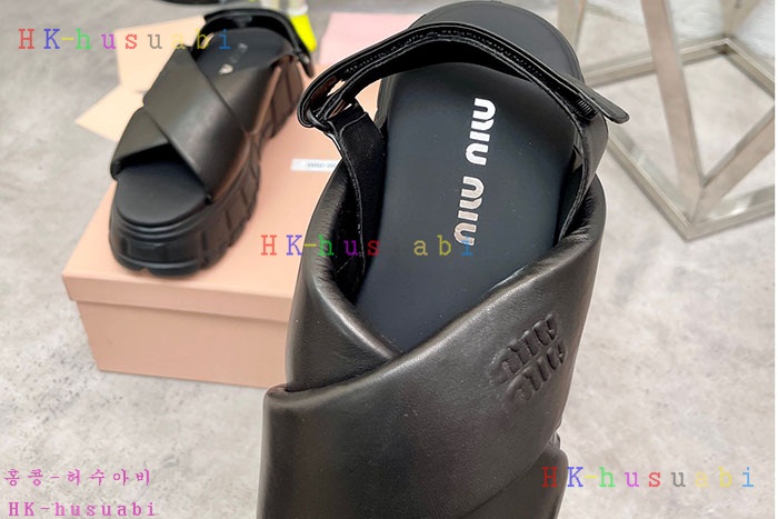 NEW 미우미우 샌들 신상 M682202