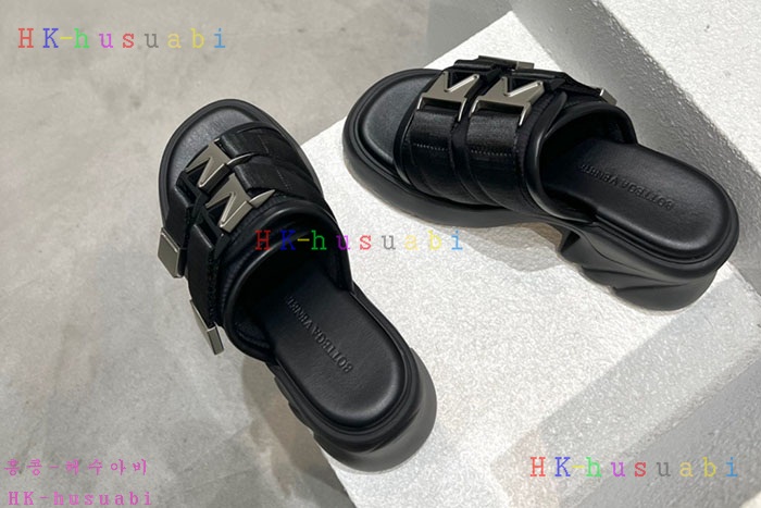 NEW 보테가베네타 샌들 신상 BV 824011