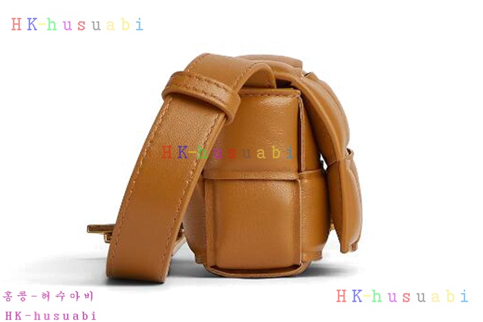 ★미러급★보테가베네타 패딩 미니 카세트백 716648-3