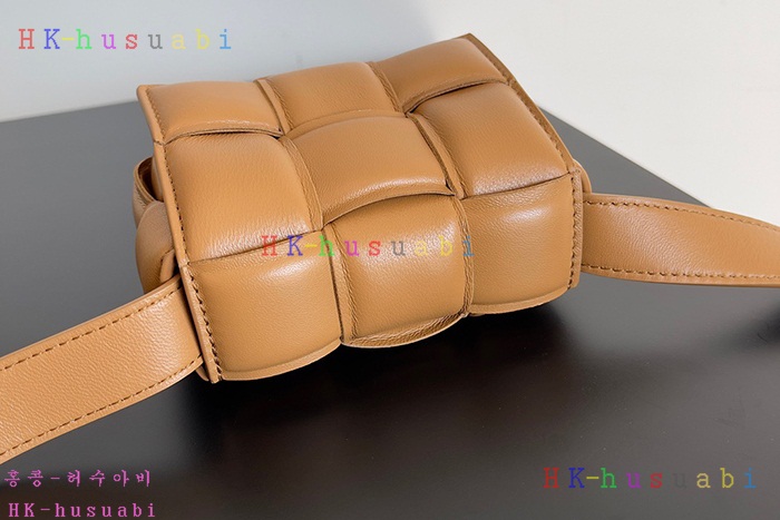 ★미러급★보테가베네타 패딩 미니 카세트백 716648-3