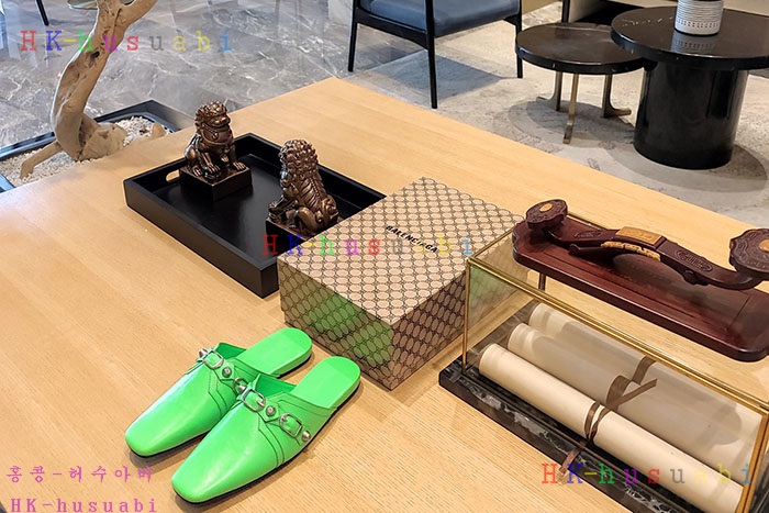 NEW 발렌시아가 신발 신상 B 852241