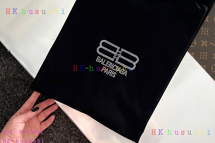 NEW 발렌시아가 반팔티 신상 B 668018