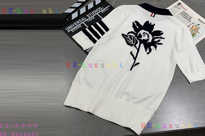 NEW 톰브라운 반팔티 신상 TB 4285017
