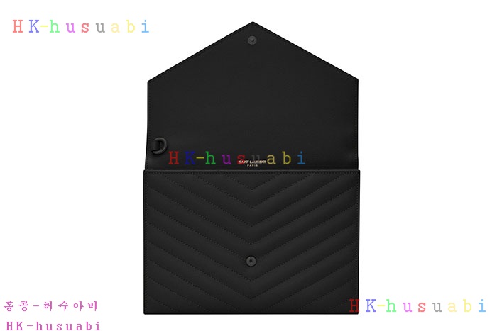 ★미러급★ 입생로랑 퀼트 처리된 그랑 드 뿌드르 엠보스드 가죽 소재의 MONOGRAM 클러치 617662-3