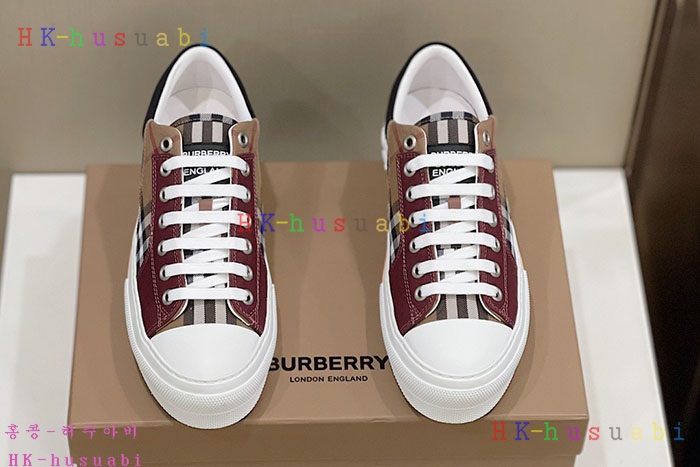 NEW 버버리 스니커즈 신상 BB  996403