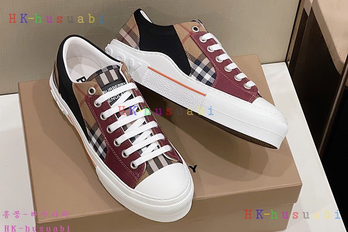NEW 버버리 스니커즈 신상 BB  996403