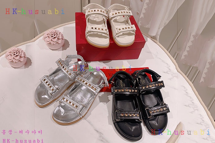 NEW 발렌티노 샌들 신상 V 674220