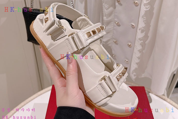 NEW 발렌티노 샌들 신상 V 674222