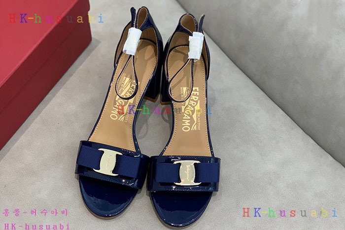 NEW 페라가모 샌들 신상 F 573301