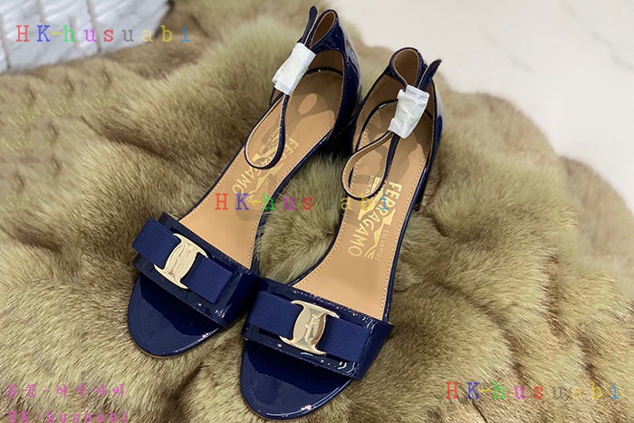 NEW 페라가모 샌들 신상 F 573301