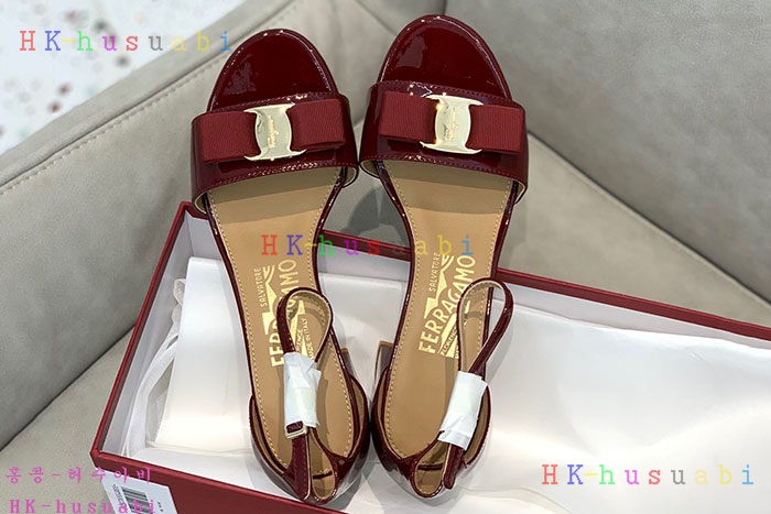 NEW 페라가모 샌들 신상 F 573303