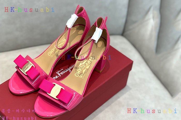 NEW 페라가모 샌들 신상 F 573305
