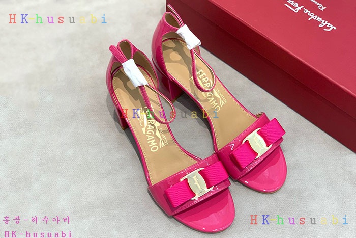 NEW 페라가모 샌들 신상 F 573305