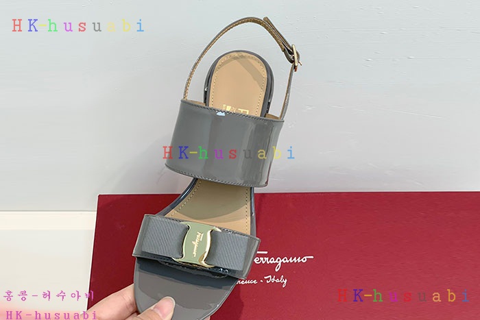 NEW 페라가모 샌들 신상 F 580401