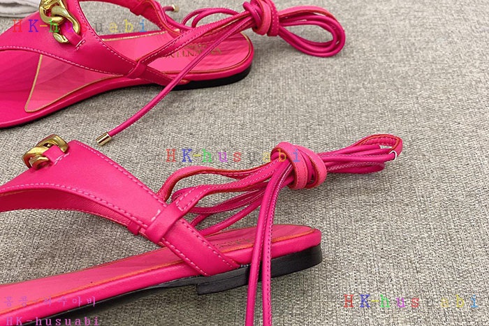 NEW 발렌티노 샌들 신상 V  145501