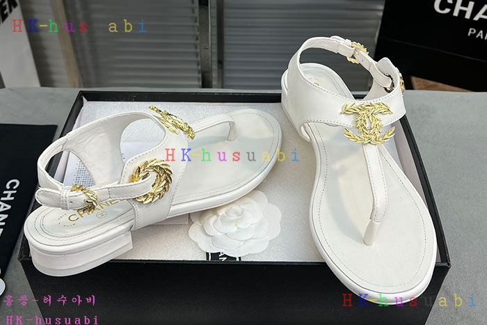NEW 샤넬 샌들 신상 C 689013